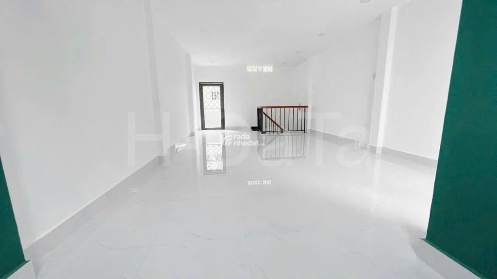 BÁN NHÀ HẺM XE HƠI 1 TRỤC - GẦN CHỢ HOA - ĐANG CHO THUÊ 20 TRIỆU/T