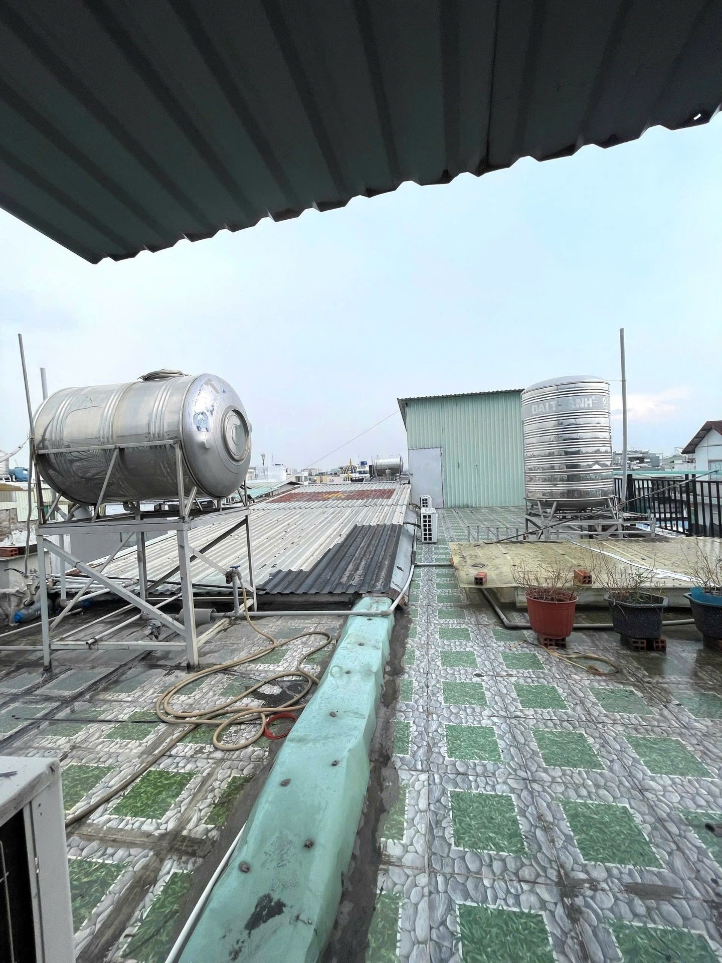 Tòa nhà CHDV đường xe hơi Dương Đức Hiền, 250m2, 8.2x30, 35 phòng, TN 150-200tr