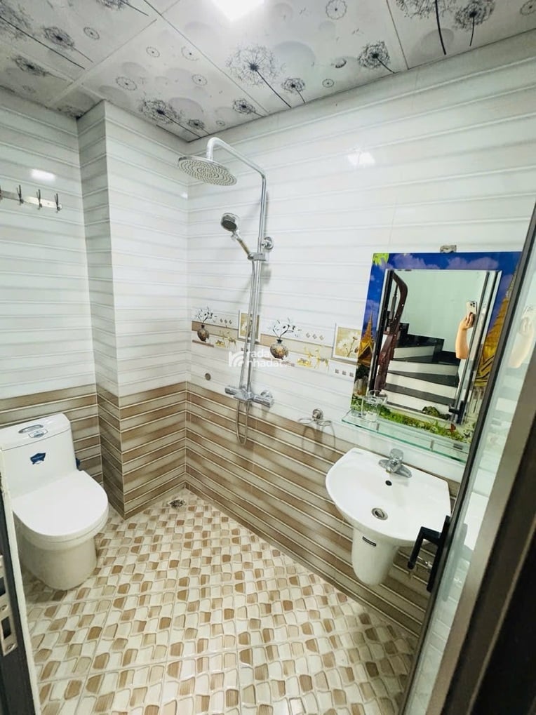 TRẦN CUNG - NHÀ ĐẸP - 2 THOÁNG - SỔ VUÔNG - MẶT TIỀN 4M - 5 TẦNG - HƠN 7 TỶ