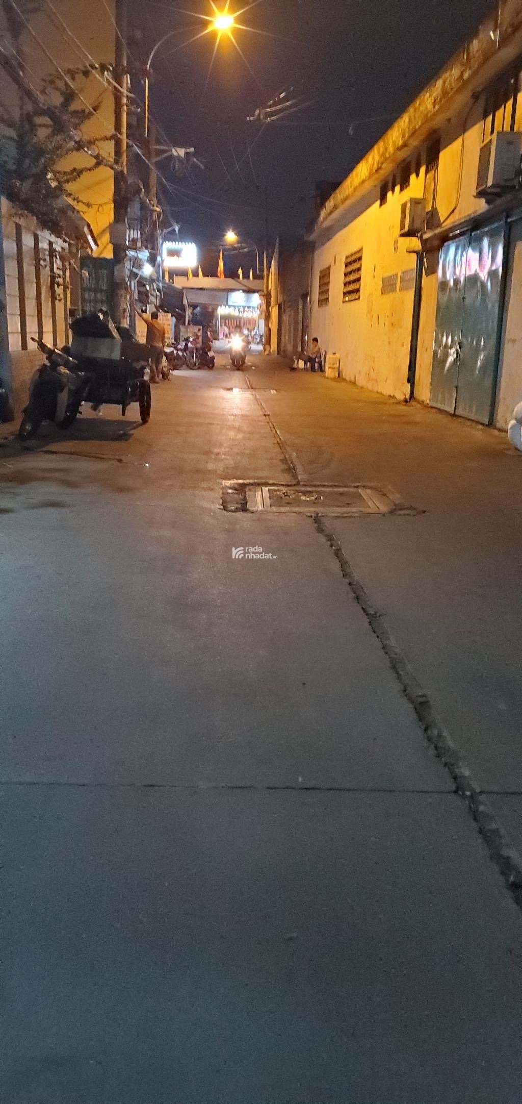 HẺM THÔNG XE TẢI TRÁNH, VÀI BƯỚC RA MT THOẠI NGỌC HẦU - 65M2 - 3TẦNG BTCT- SÂN THƯỢNG 