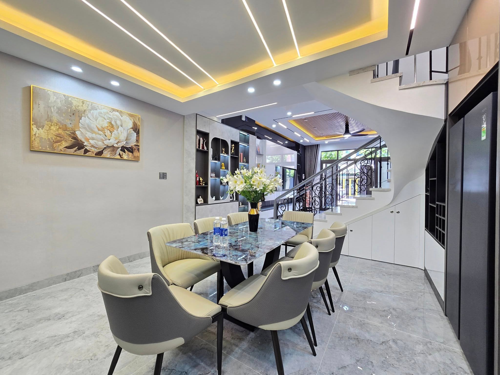 Bán Nhà Phố Đẹp Tại Thủ Dầu Một Vị Trí Đẹp Giá Tốt - Sổ Hồng Riêng