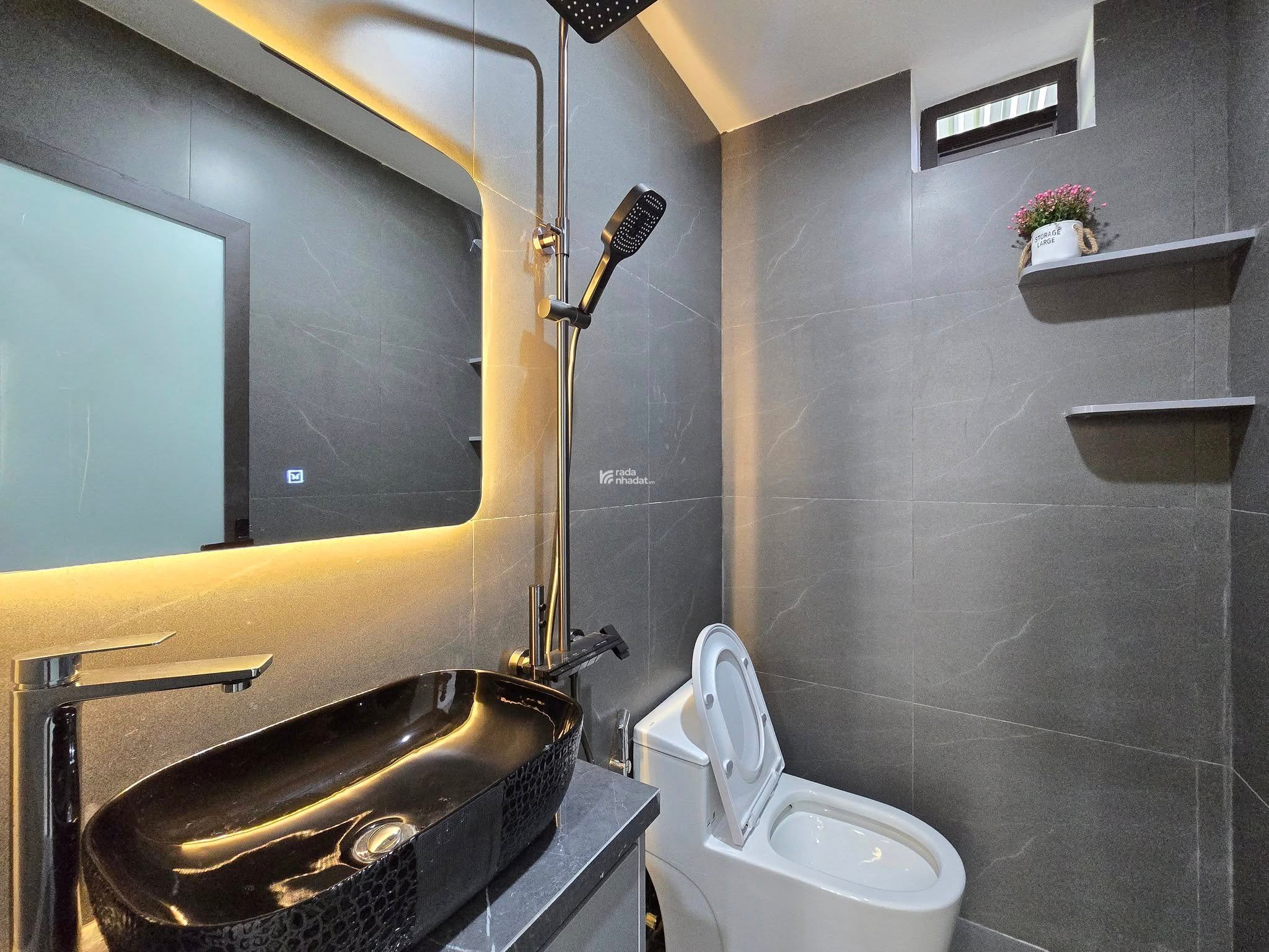 Bán Nhà Phố Đẹp Tại Thủ Dầu Một Vị Trí Đẹp Giá Tốt - Sổ Hồng Riêng