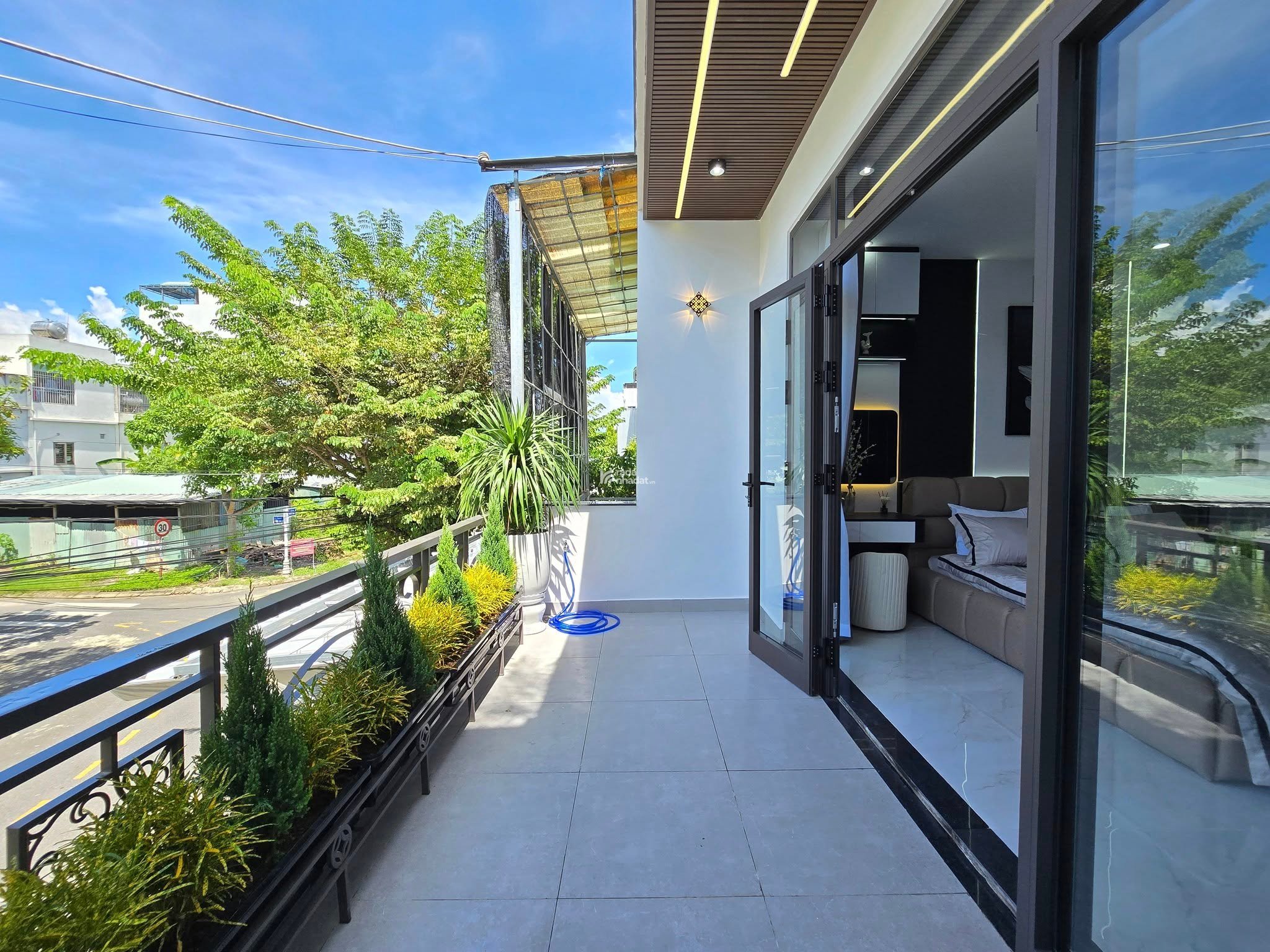 Bán Nhà Phố Đẹp Tại Thủ Dầu Một Vị Trí Đẹp Giá Tốt - Sổ Hồng Riêng