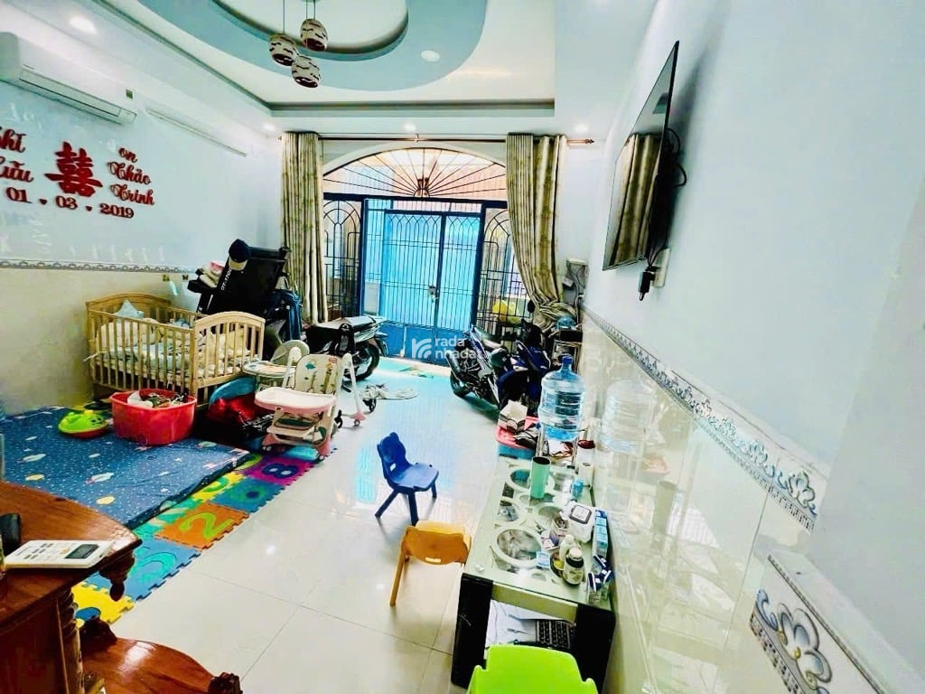Bán nhà Trần Xuân Soạn (cách MT 100m); 4,5x15m; 2 tầng; 3PN; SH hoàn công