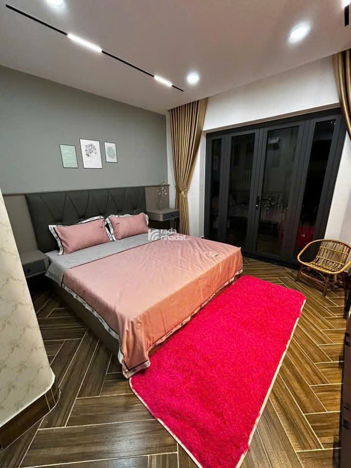 Cực đẹp! Bán tòa nhà căn góc mặt tiền Phạm Văn Đồng với DT 9x12m 5 tầng có HĐT 89tr/th giá 25 tỷ
