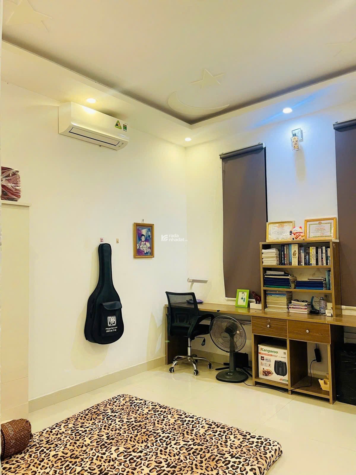 Bán nhà Lô Góc Nguyễn Công Trứ, nhà đẹp 3 tầng gần biển, Kiệt nhựa ô tô đỗ giá chỉ 5.x tỷ