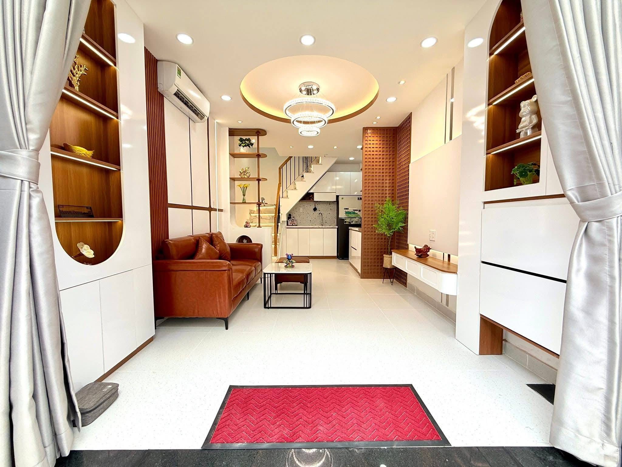 Bán nhà sổ riêng gần sân bay giá siêu đẹp, đường Cửu Long, Phường 2, Tân Bình SHR