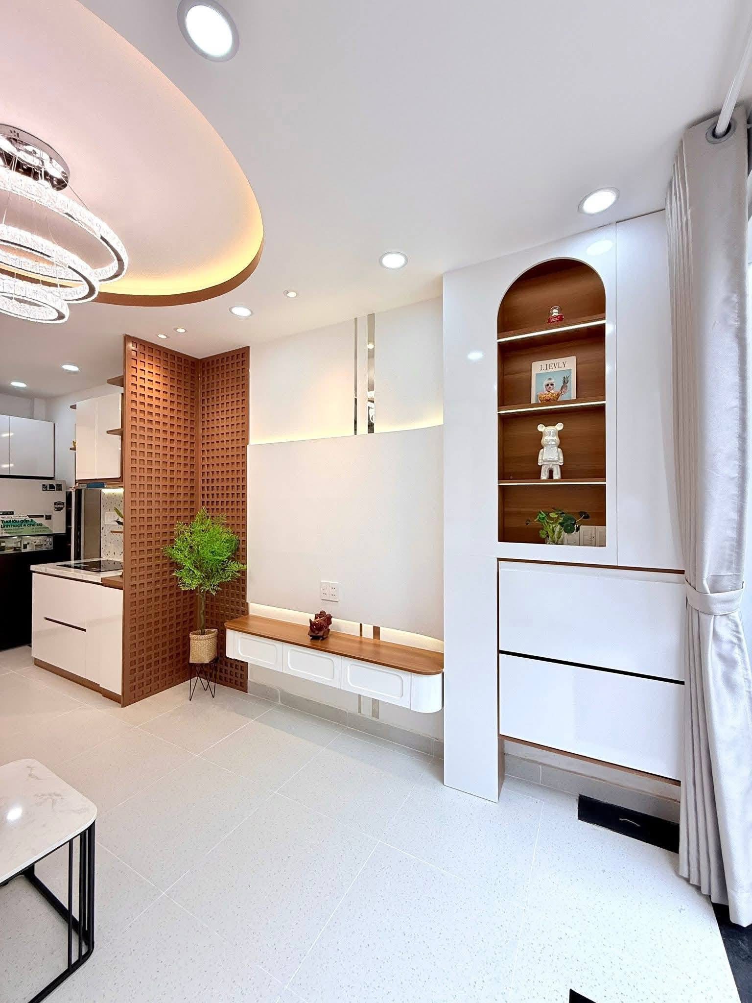 Bán nhà sổ riêng gần sân bay giá siêu đẹp, đường Cửu Long, Phường 2, Tân Bình SHR