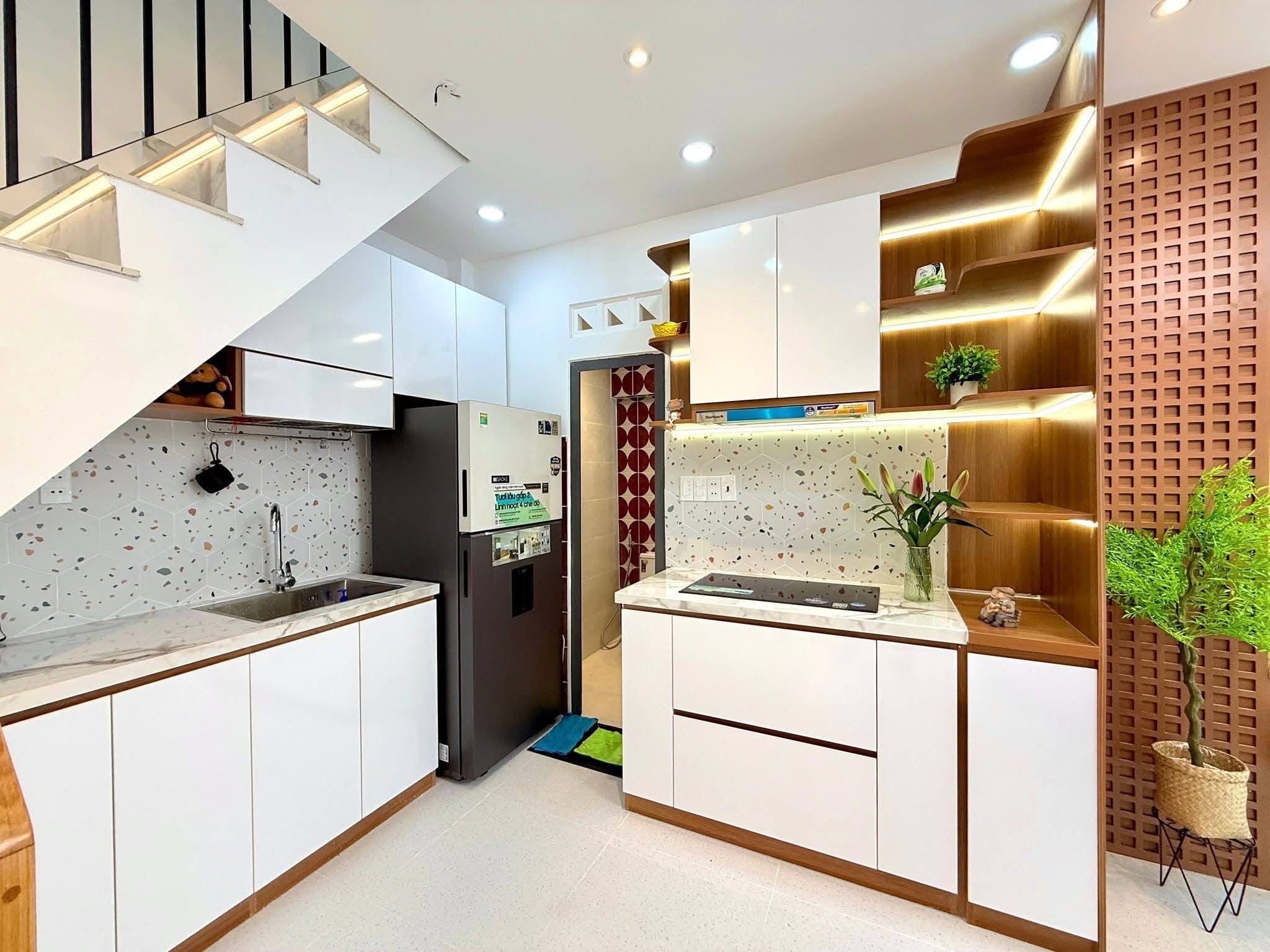 Bán nhà sổ riêng gần sân bay giá siêu đẹp, đường Cửu Long, Phường 2, Tân Bình SHR