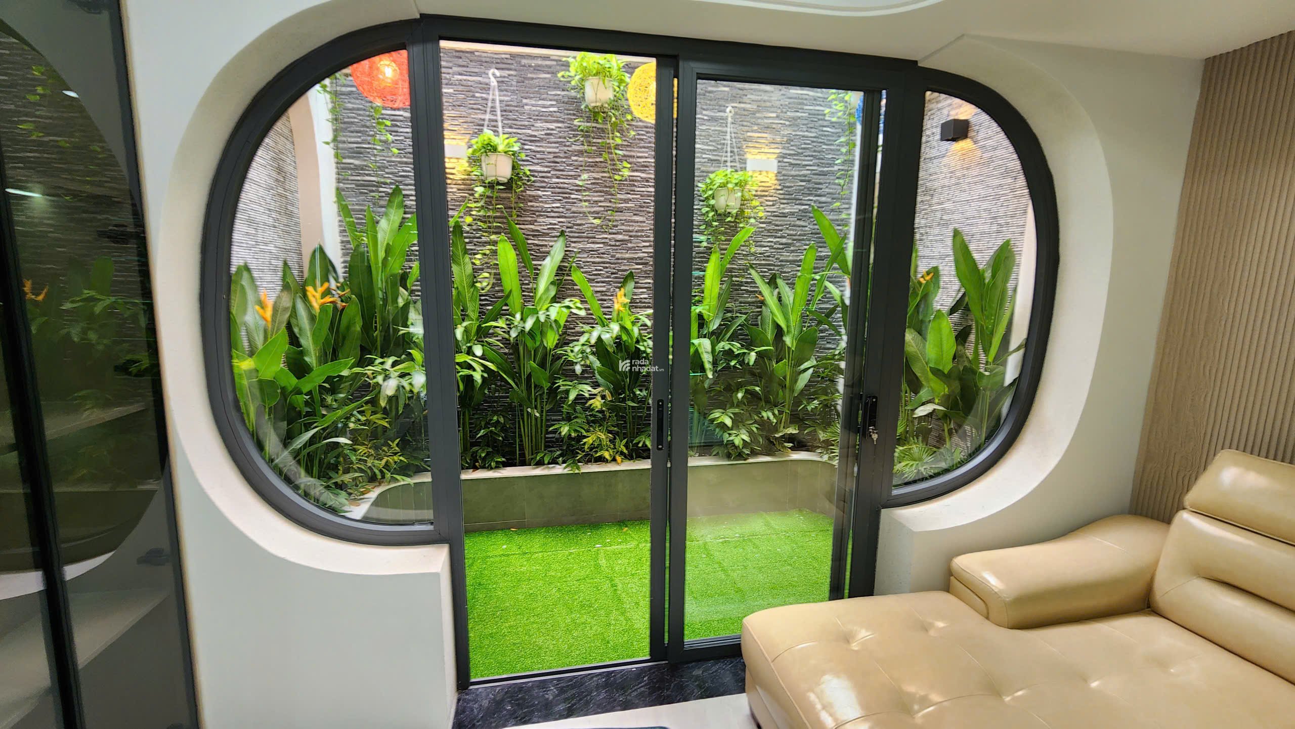 NHÀ PHỐ THANG MÁY - ĐẲNG CẤP - 4 TẦNG - FULL NỘI THẤT NGAY NGÃ TƯ GA - QUẬN 12