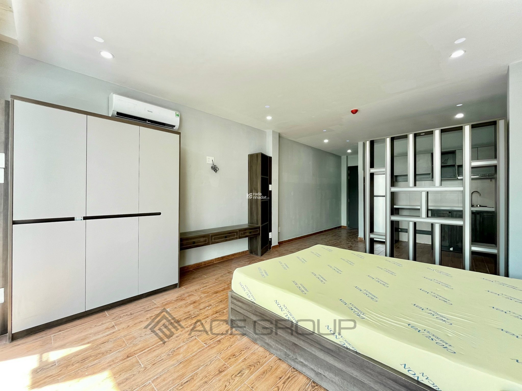 Cho thuê căn hộ quận 3, đầy đủ nội thất, ban công, mặt tiền gần công viên Tao Đàn