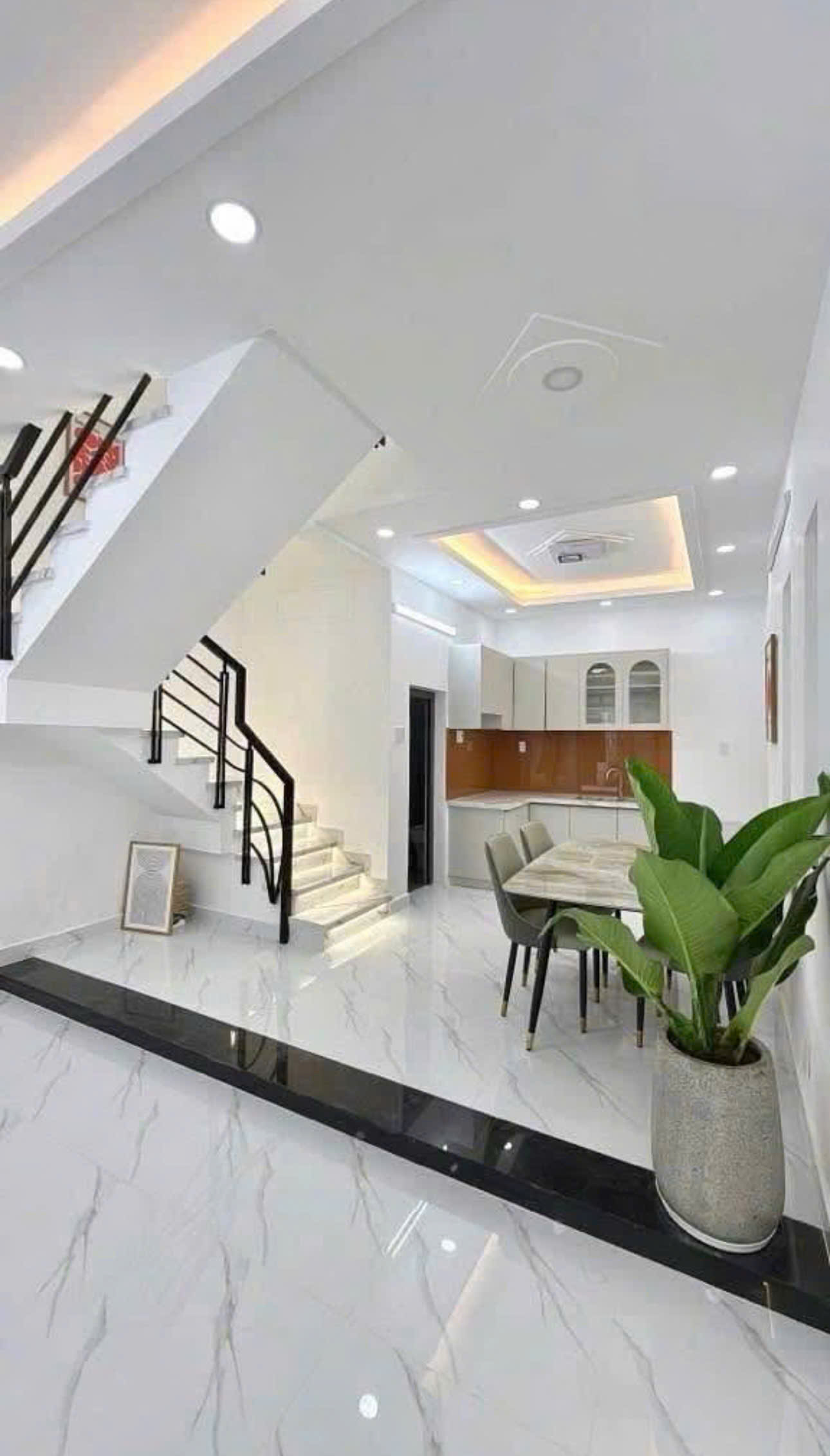 Căn nhà mới siêu đẹp gần sân bay - Đ. Nguyễn Văn Công, Gò Vấp. DT: 65m2 / 3 Tỷ 390 tr. SHR