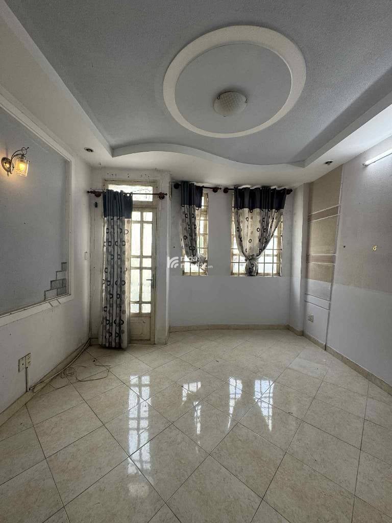 HẺM 10M - GIÁP PHAN XICH LONG- VẠN KIẾP- 5 TẦNG- NGUYỄN CÔNG HOAN- PHÚ NHUẬN-DT: 35M2- 8 TỶ 5