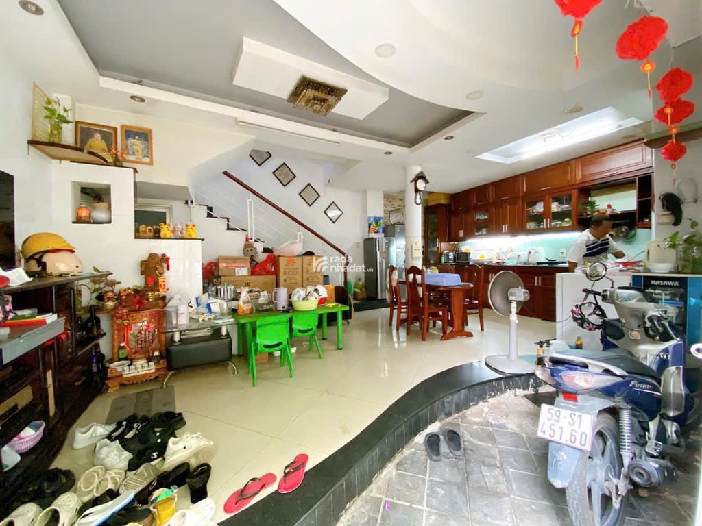 Bán nhà Lê Văn Sỹ, Phường 2, Tân Bình. 3 phòng ngủ , 3 toilet