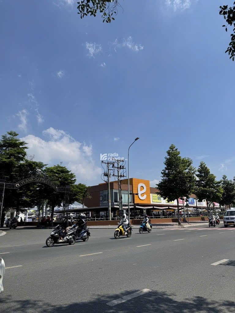 Nhà 4 tầng  ngay Emart Phan Văn Trị  P5  Gò Vấp  Hẻm xe hơi  5.2x17m  Giá 12.3 tỷ