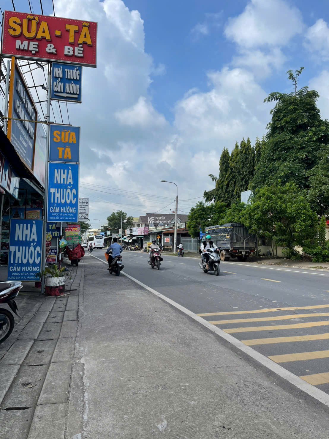 Hot nè bà con ! ưu đãi mua đất tặng vàng sjc