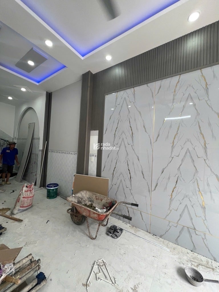 VỊ TRÍ ĐẸP - HẺM 5M - VÀI BƯỚC RA MẶT TIỀN - KỀ BÊN LÊ VĂN QUỚI - NGÃ TƯ 4 XÃ - GIÁP TÂN PHÚ - NHÀ 