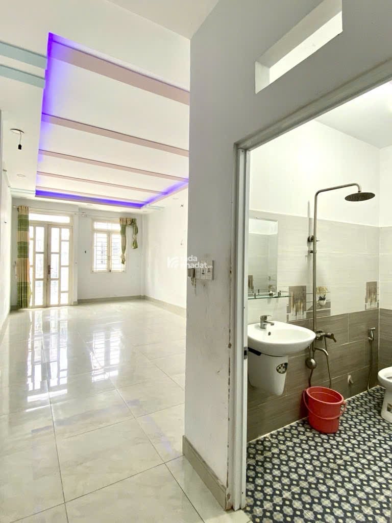 Bán Nhà Hai Mặt Tiền,Đường Chiến Lược (72m2 -4 x 18 x 3 Tầng) 6,1 Tỷ TL