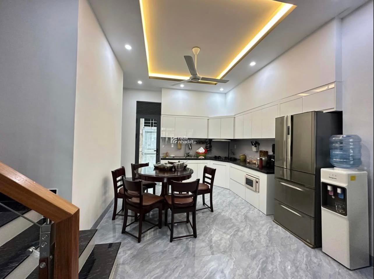 Cần tiền bán nhà Đường Lạc Long Quân Tân Bình 70m2 Giá 3ty120 lh Vân