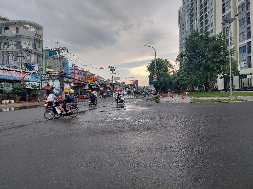 Bán Đất 90m2 Nguyễn Xiển Q.9 - Cạnh Vinhomes Grand Park. Giá 4.X Tỷ