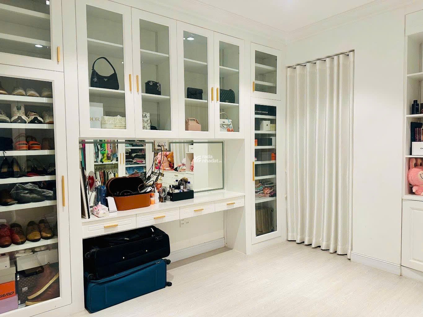 NGAY VINCOM NAM LONG - HÀNG XÓM CA SĨ NỔI TIẾNG - FULL NỘI THẤT CAO CẤP - HẺM XE HƠI TỚI NHÀ