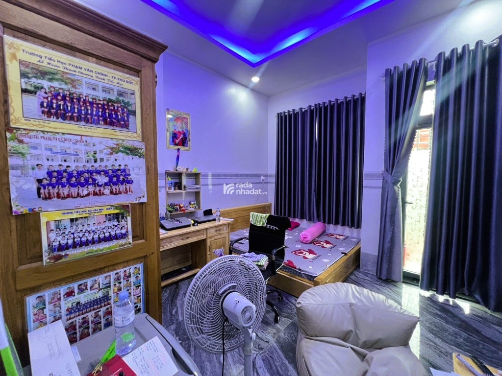 NHÀ ĐẸP XE TẢI TRÁNH  FULL NỘI THẤT  GẦN LÊ VĂN VIỆT