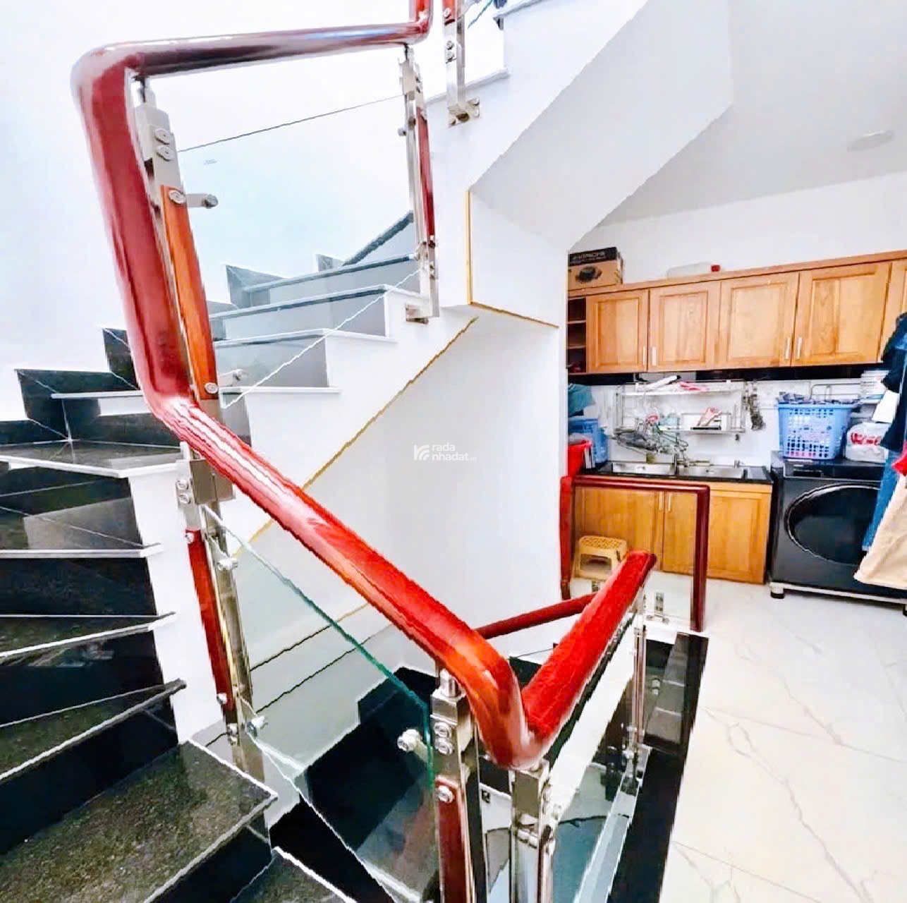 Bán nhà Mặt tiền Cách Mạng Tháng Tám, QUẬN TÂN BÌNH, 5 tầng, DT 3 x 9 m, Giá 8.9 tỷ