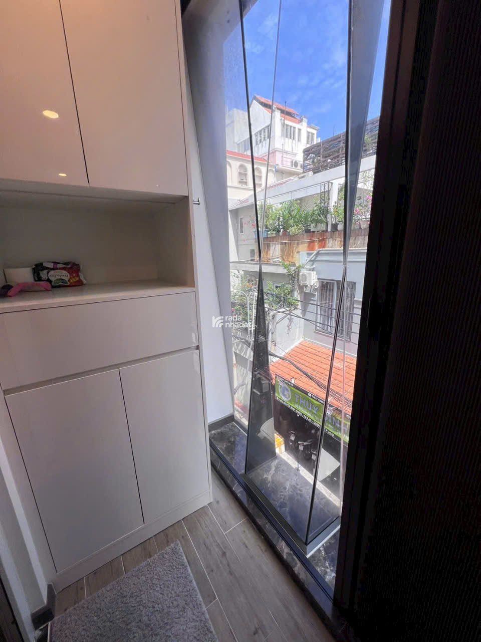Bán tòa nhà mini tại đường Nguyễn Bỉnh Khiêm Quận 1 với diện tích 30.6m2 giá chỉ 14.9 tỷ