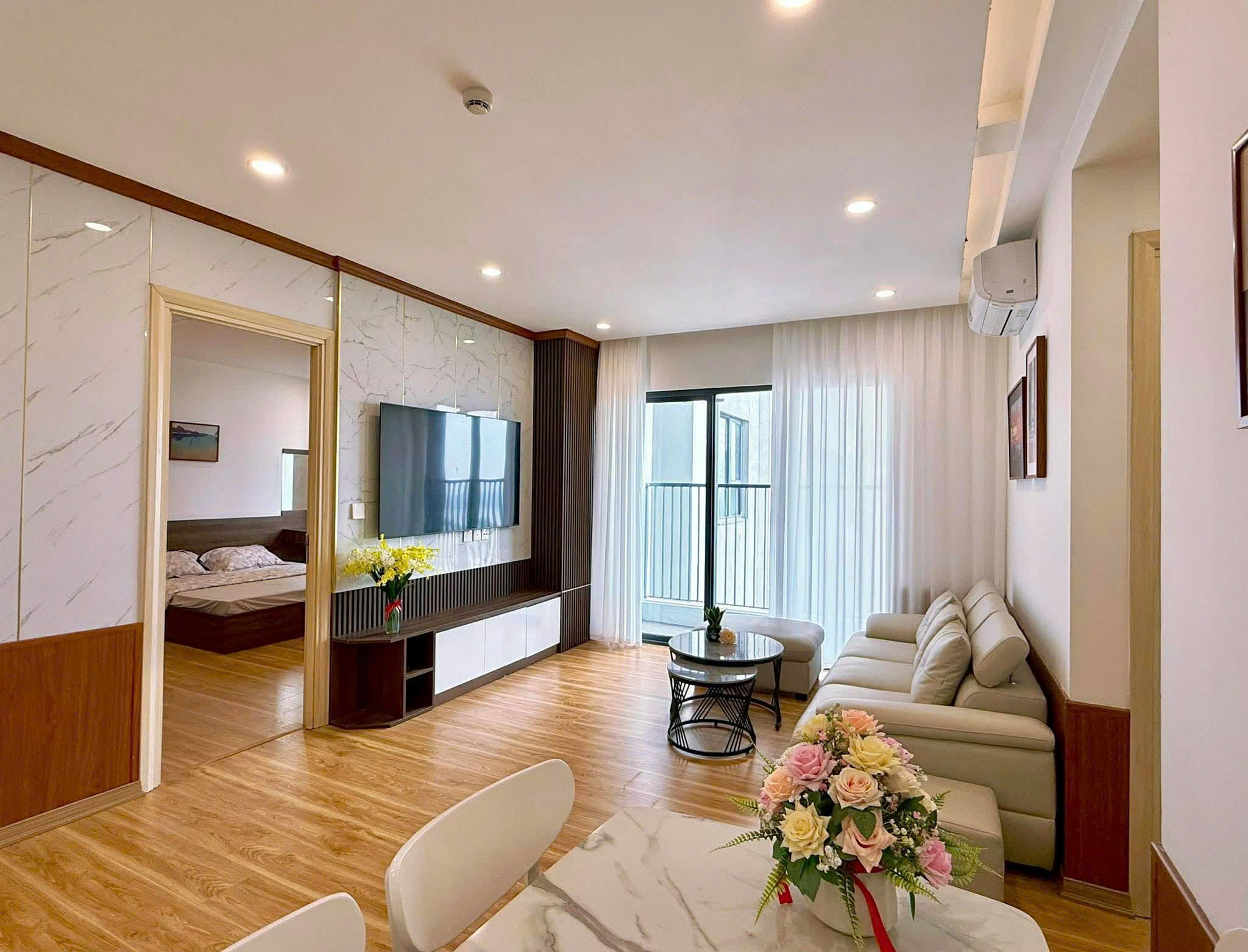 cho thuê căn phương đông green park 2 ngủ 2wc full đồ giá thuê 10tr/ tháng 