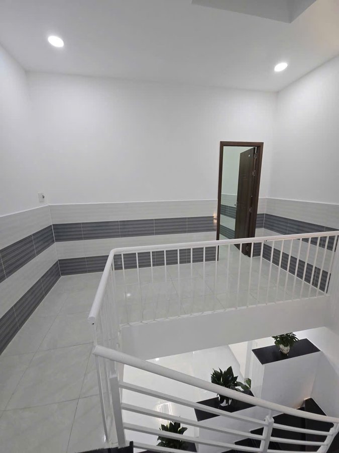 NHÀ MỚI ĐẸP , DỌN VÀO Ở NGAY ,HẺM 5M BÌNH TÂN