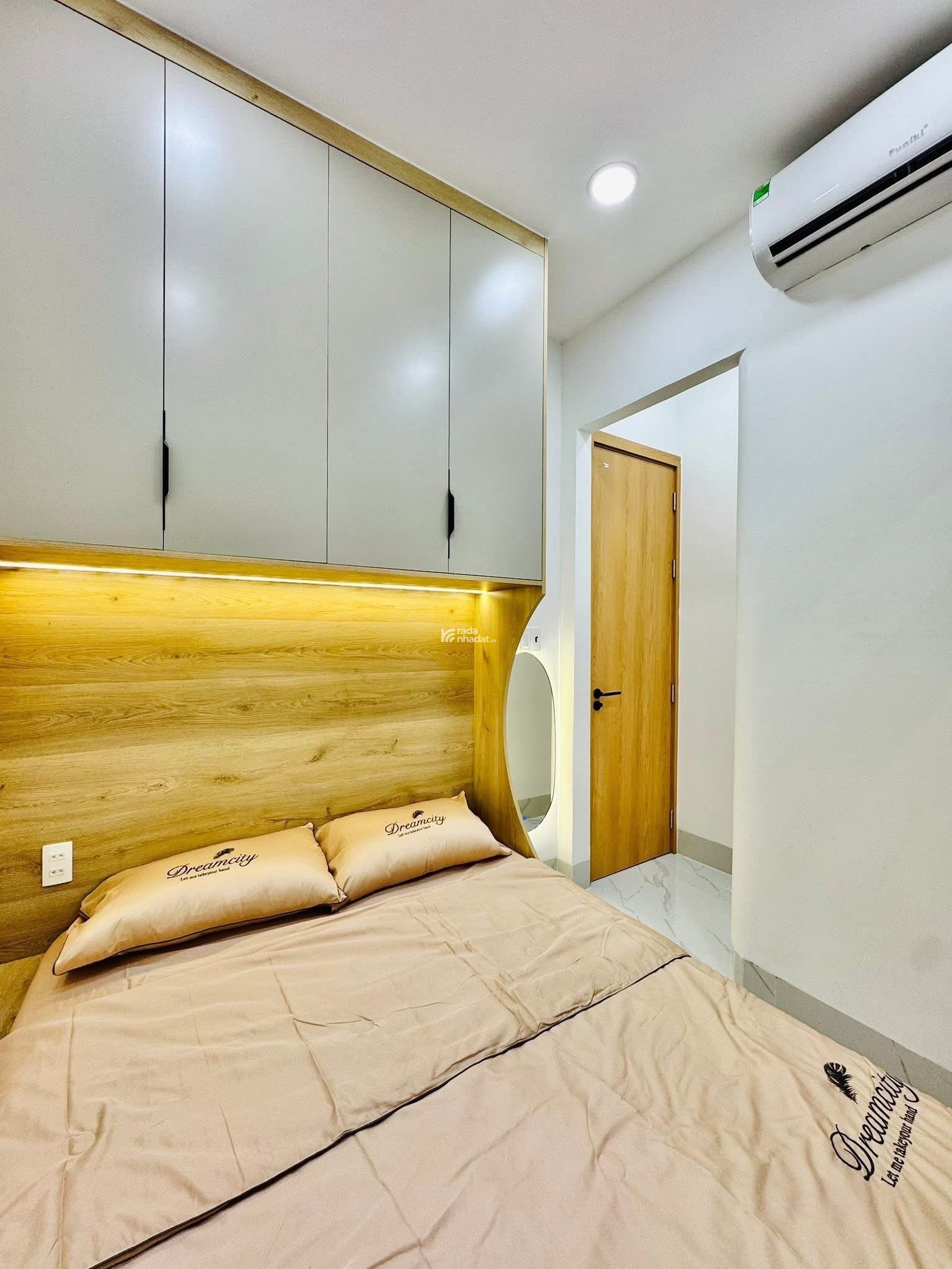 Chủ cần bán nhà Đường Nguyễn Đình Chiểu Phú Nhuận , 60m2 Giá 3ty090 lh Vân