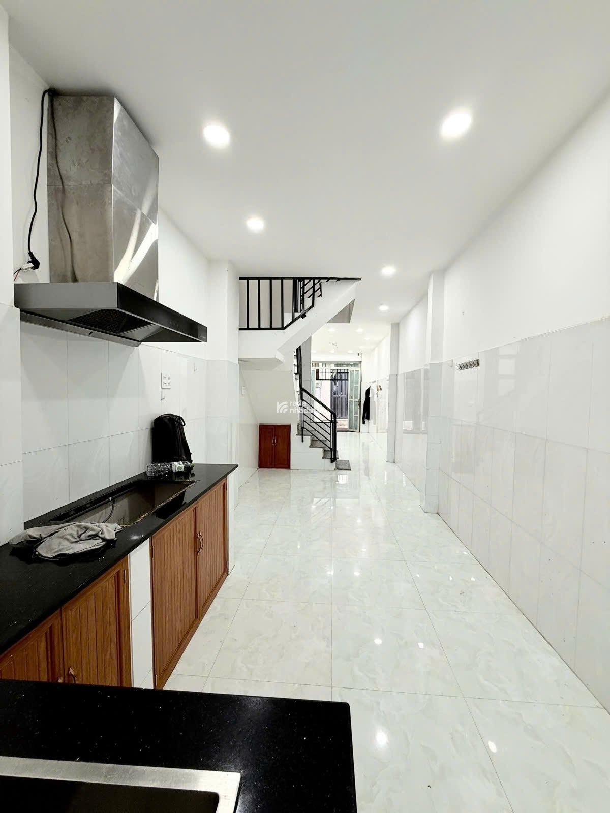 SIÊU NGON GIÁP Q1 - LÊ VĂN DUYỆT, BÌNH THẠNH - 50m2 - 2 TẦNG - 2 MẶT HẺM - 2 CĂN RA XE HƠI NÉ NHAU