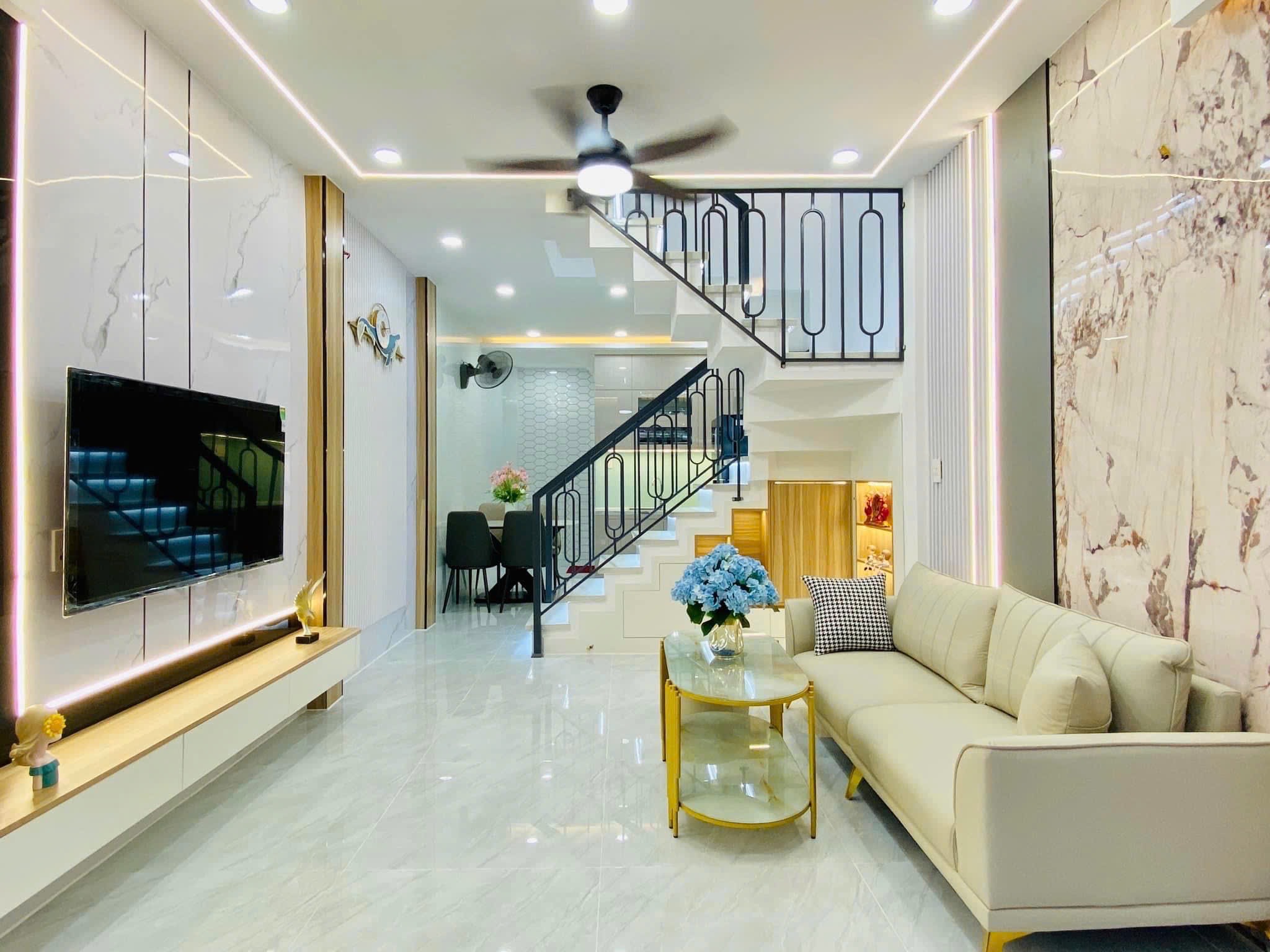 Bán nhà riêng tại Nguyễn Thiện Thuật P3 Q3 giá 2tỷ450 DT 31.36m2