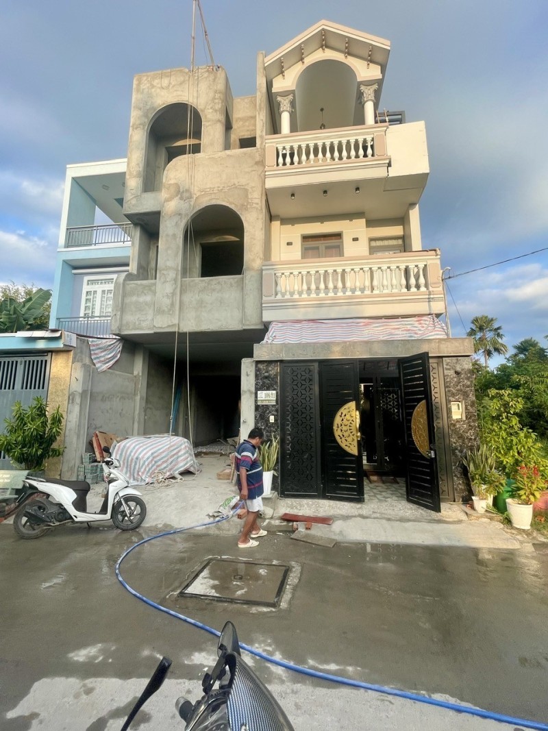 Bán Đất Đường 6 - 69m2 - Long Bình - Sát Vin Quận 9 TĐ - Giá 4 Tỷ