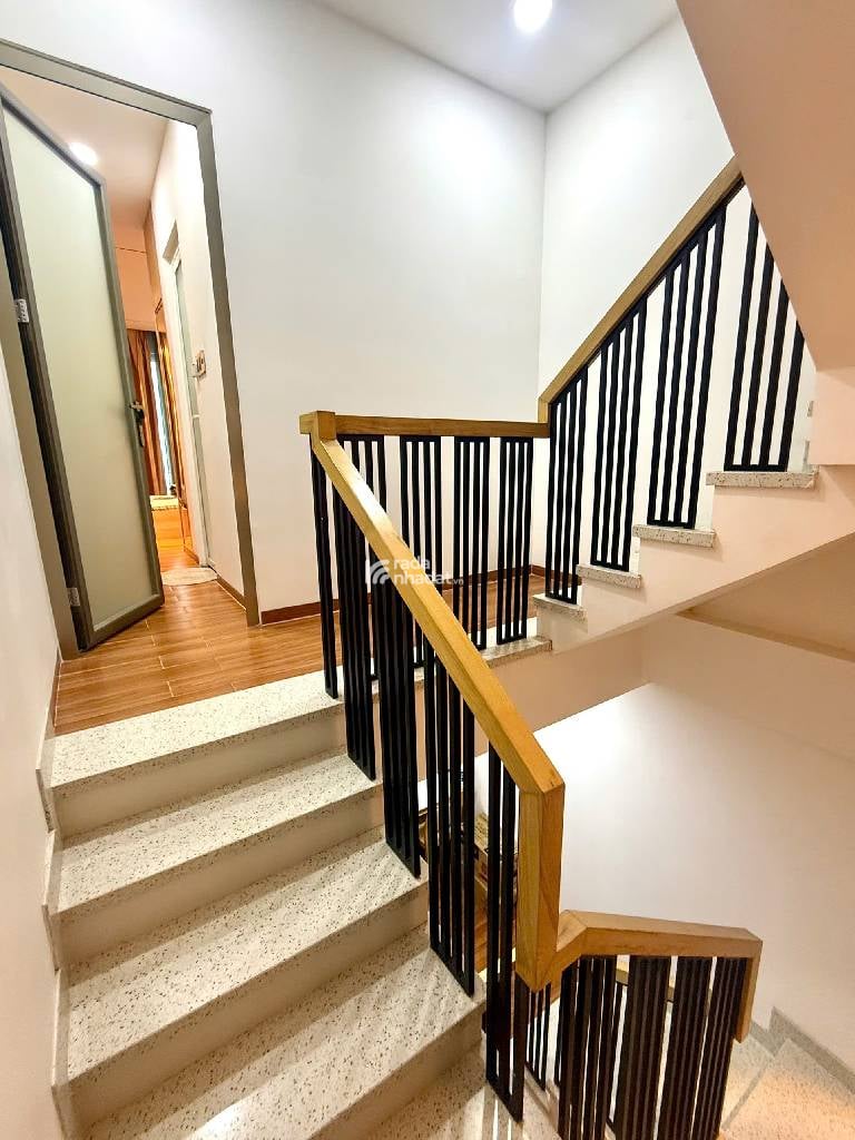 Bán nhà mặt tiền Cô Giang siêu hiếm ở Phú Nhuận, 5 tầng, dưới 9 tỷ, Ở Ngay.