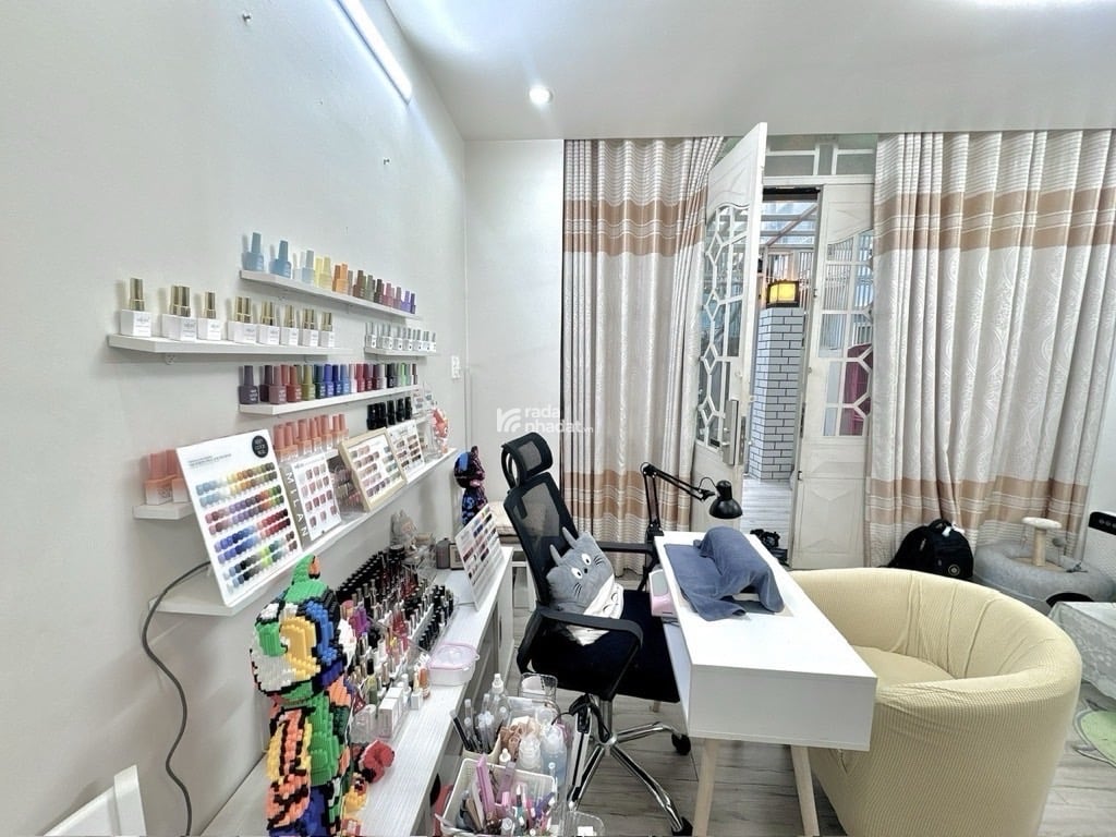 Bán nhà đẹp 5 tầng - trắng xinh lung linh - hẻm đẹp gần mặt tiền Huỳnh Văn Bánh 