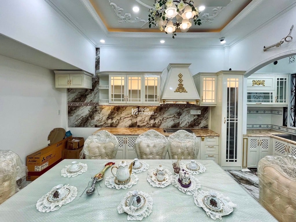 Siêu phẩm mặt tiền đường 3 Tháng 2 - 5 tầng kiểu Âu - hot Quận 10 cuối năm 2025