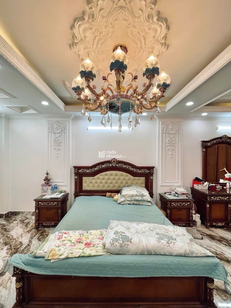 Siêu phẩm mặt tiền đường 3 Tháng 2 - 5 tầng kiểu Âu - hot Quận 10 cuối năm 2025