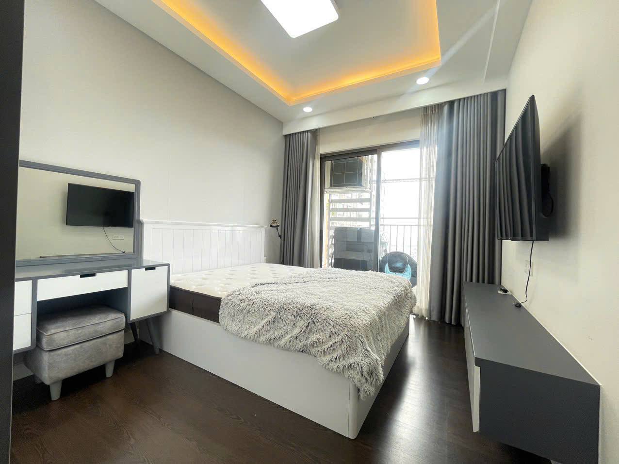 Bán căn 3PN 9.2 tỷ tại The Sun Avenue, 96m2, full nội thất, Đông Nam mát, vào ở ngay