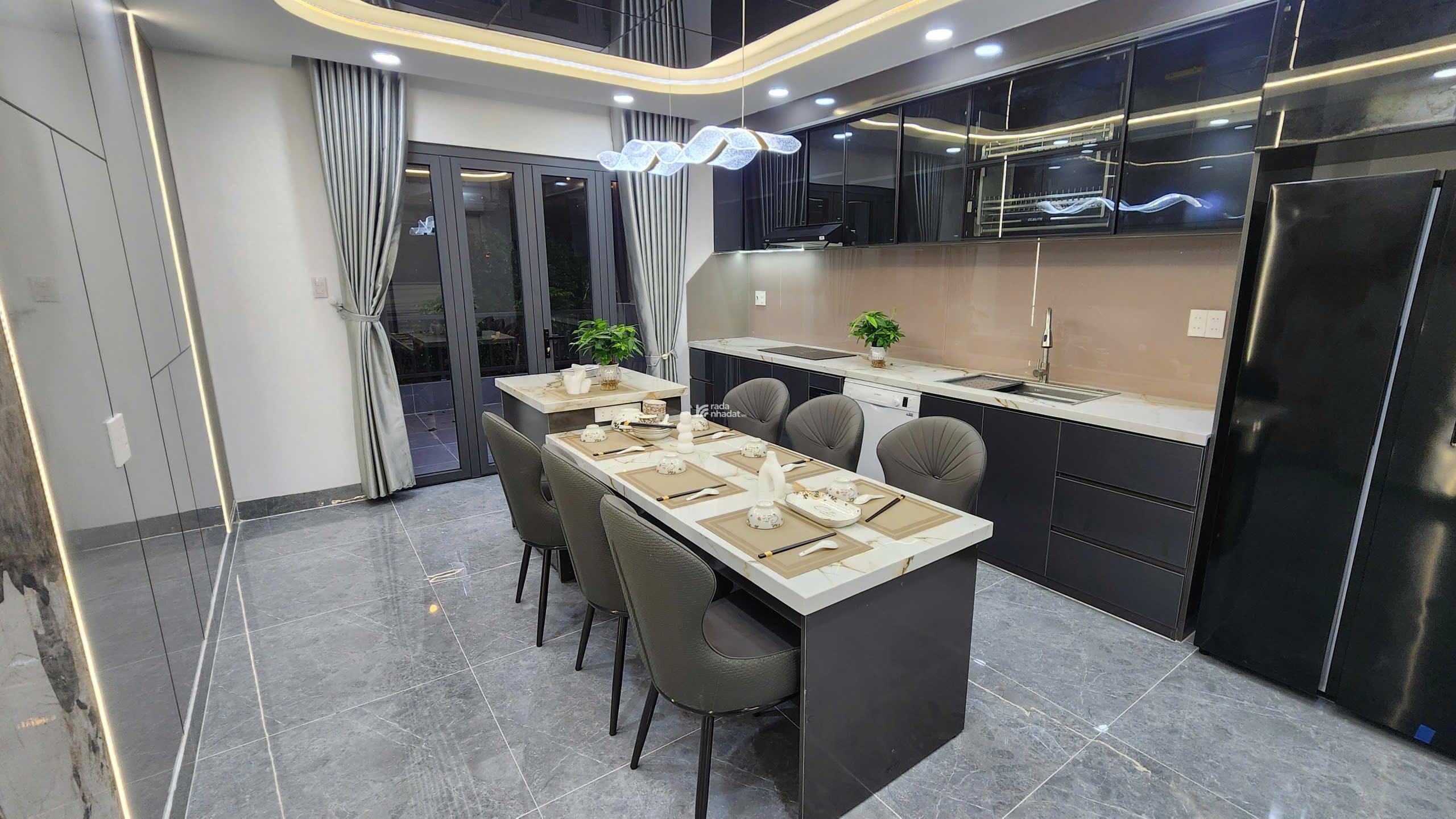 SIÊU MẪU CHÂN DÀI - NHÀ PHỐ 4x28M FULL NỘI THẤT TX21, THỚI AN, Q12 