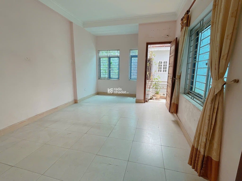 SÁT HOÀNG QUỐC VIỆT - NHÀ MỚI 5 TẦNG - MT 6.5M - SÂN RỘNG - 49M2 - 8.2 TỶ