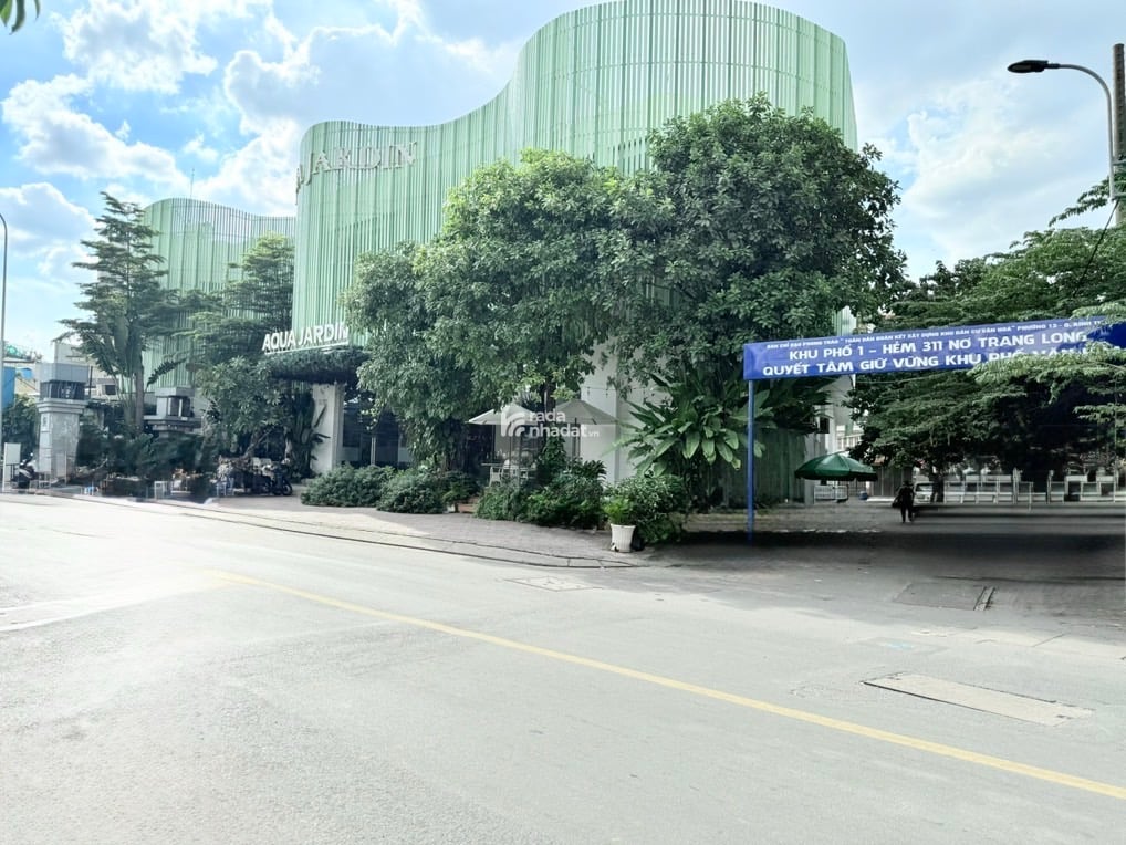 XE HƠI NGỦ TRONG NHÀ- NGANG 7M - NƠ TRANG LONG P13 BT - 54M (7x7.7) VUÔNG NỞ HẬU NHẸ - 2 TẦNG