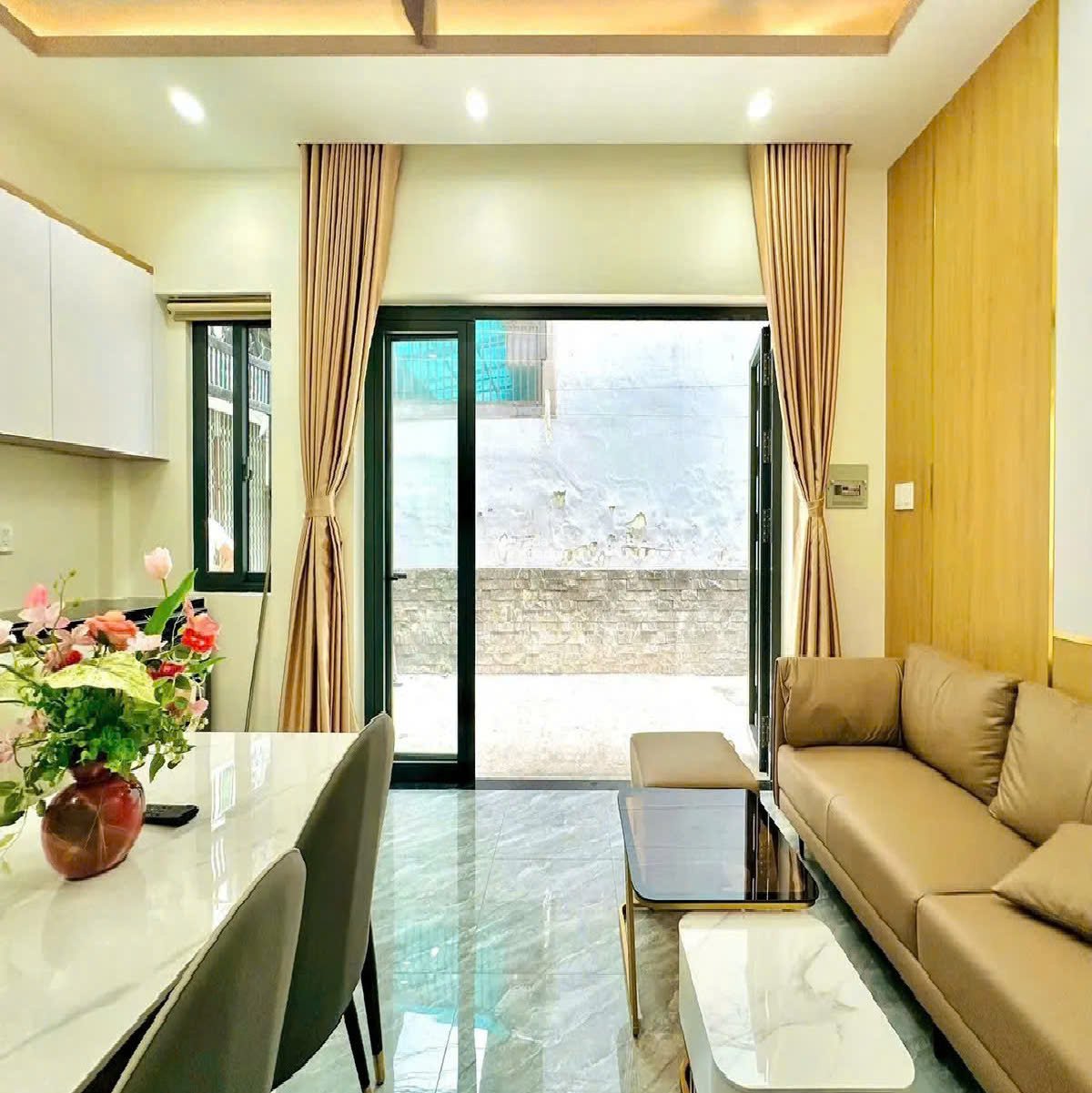 Nhà mới Cách Mạng Tháng Tám - QUẬN TÂN BÌNH - 5.5 x 8 m Vuông - 2 Tầng - 5.38 tỷ