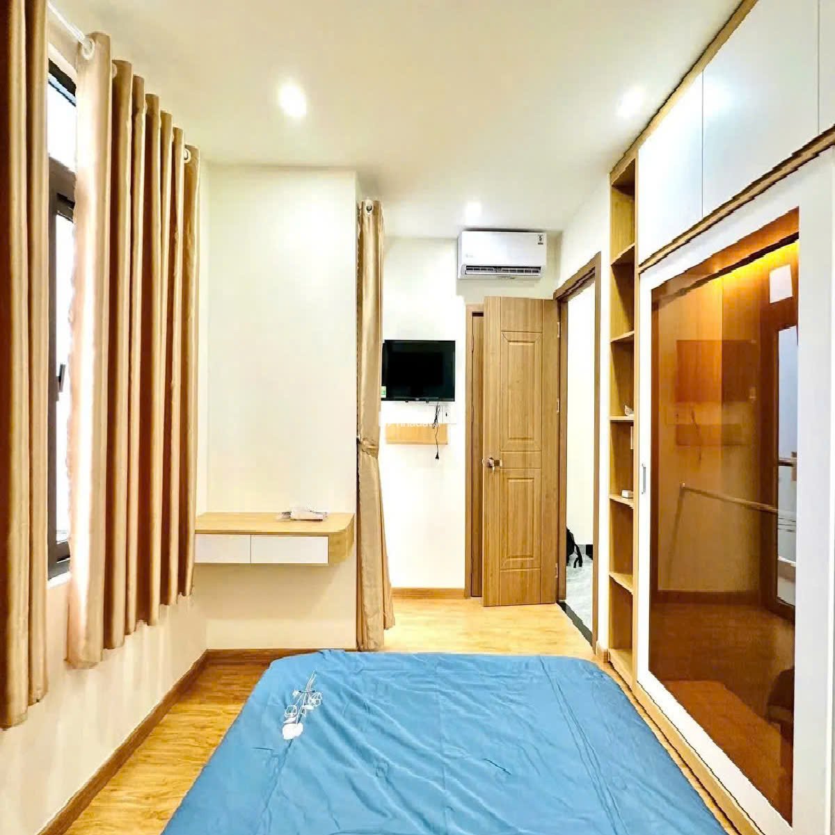 Nhà mới Cách Mạng Tháng Tám - QUẬN TÂN BÌNH - 5.5 x 8 m Vuông - 2 Tầng - 5.38 tỷ