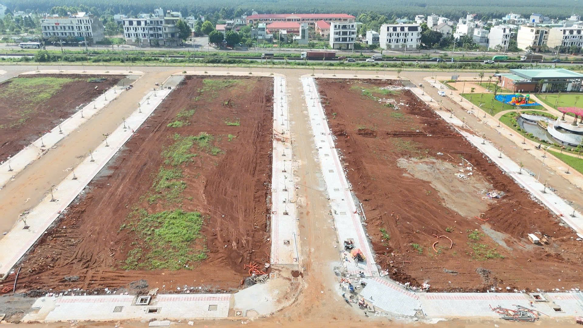 Bán Đất mặt tiền đường QL1A - thị trấn Dầu Giây