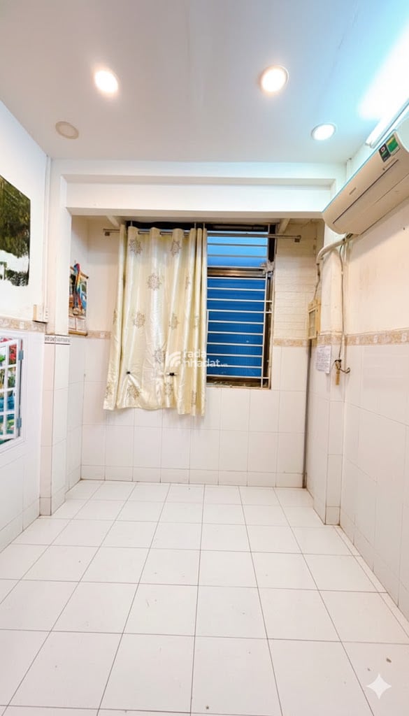 Nhà bán đường Đoàn Văn Bơ Quận 4, gần PHỐ ẨM THỰC VĨNH KHÁNH, CHỈ NHỈNH 1 TỈ 