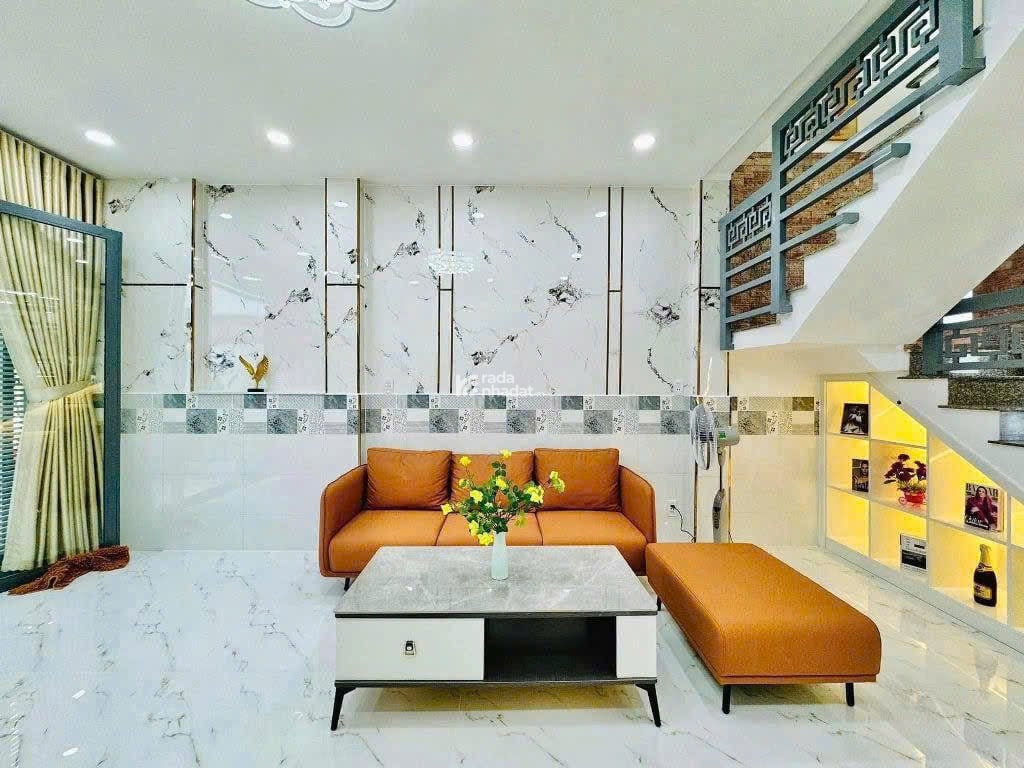 Chính chủ gửi bán nhà HXH đường số 11, Thủ Đức giá chỉ 2 tỷ 950, SHR