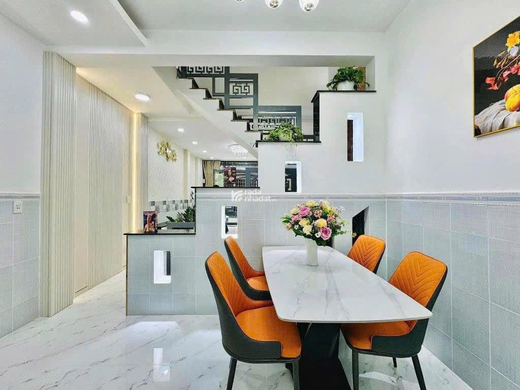 Chính chủ gửi bán nhà HXH đường số 11, Thủ Đức giá chỉ 2 tỷ 950, SHR