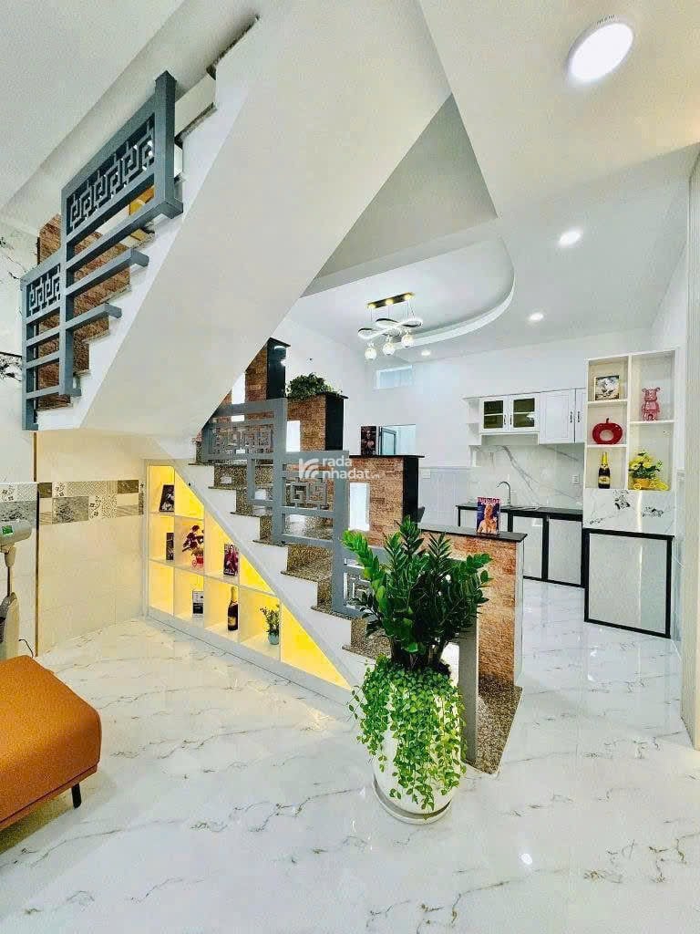 Chính chủ gửi bán nhà HXH đường số 11, Thủ Đức giá chỉ 2 tỷ 950, SHR