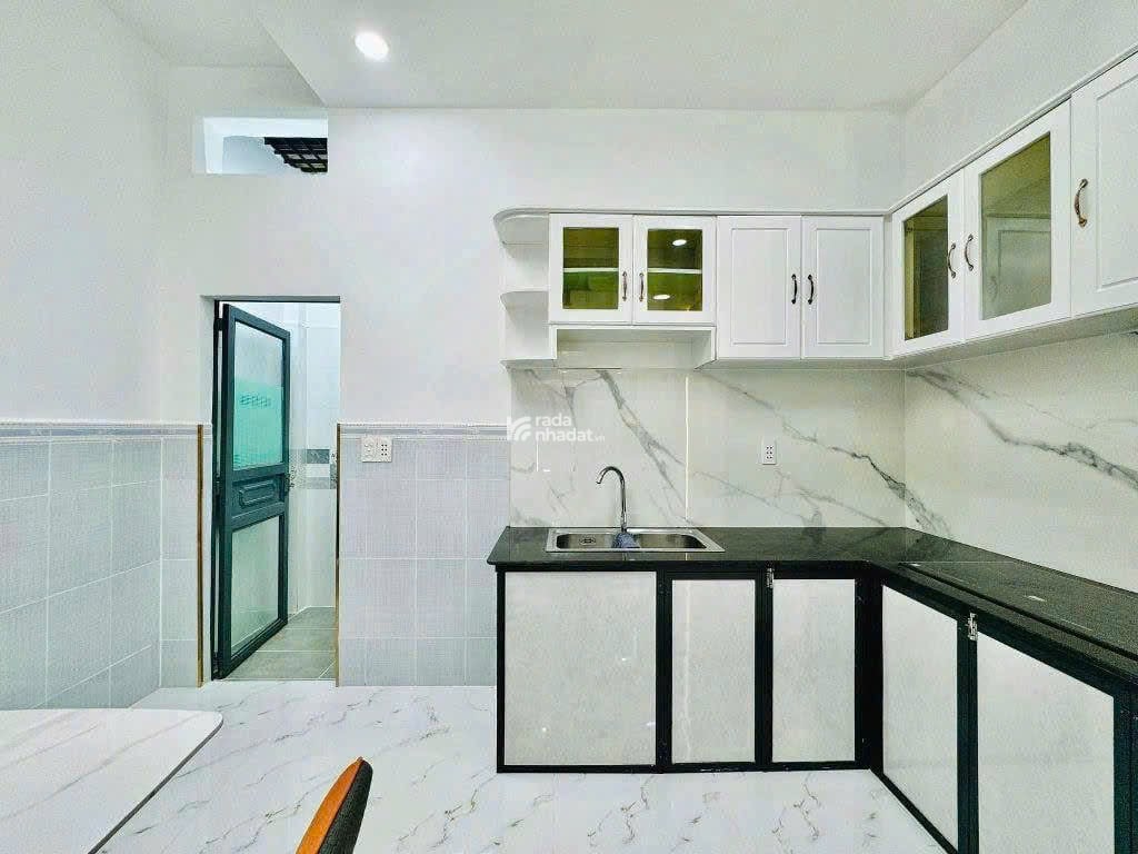 Chính chủ gửi bán nhà HXH đường số 11, Thủ Đức giá chỉ 2 tỷ 950, SHR